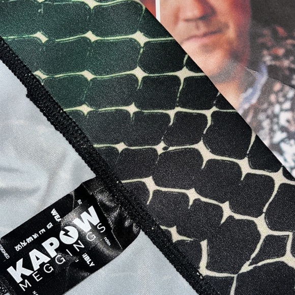 🦵🏻🦁• 💥 Kapow x MEGGINGS x Alpha Vibes 💥• 🦁🦵🏻 - Picture 5 of 11